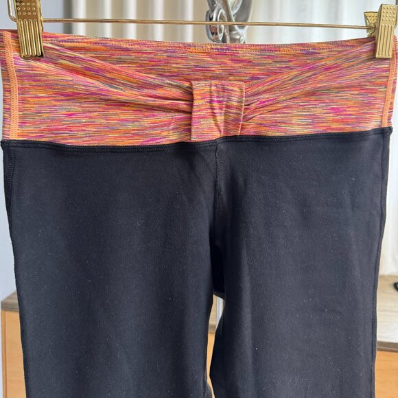 LuLuLemon Leggings with a rainbow waist - Picture 3 of 8